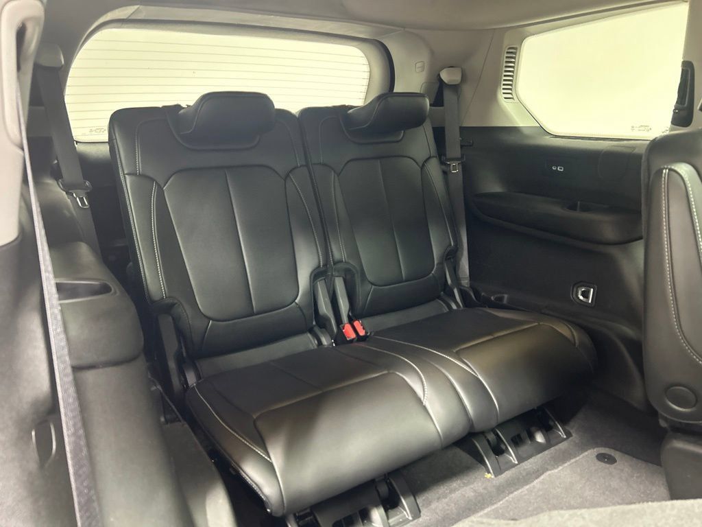 Used 2022 Jeep Grand Cherokee L Limited AWD/4WD image 42