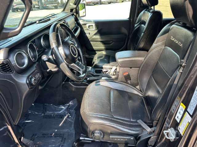 Used 2018 Jeep Wrangler Unlimited Sahara AWD/4WD image 25