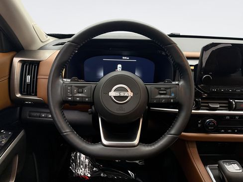 Used 2023 Nissan Pathfinder Platinum AWD/4WD image 12