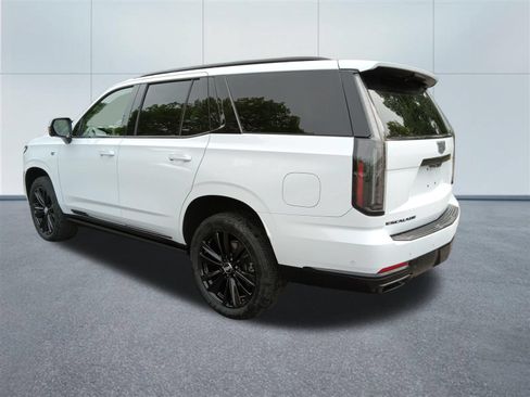 Certified 2026 Cadillac Escalade Platinum Sport w/ LPO, ONYX Package AWD/4WD image 3