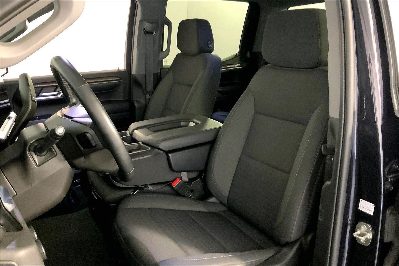 Used 2023 Chevrolet Silverado 1500 LT AWD/4WD image 22