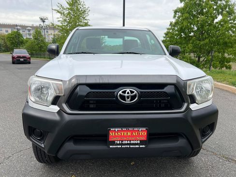 Used 2014 Toyota Tacoma 4x4 Regular Cab image 2