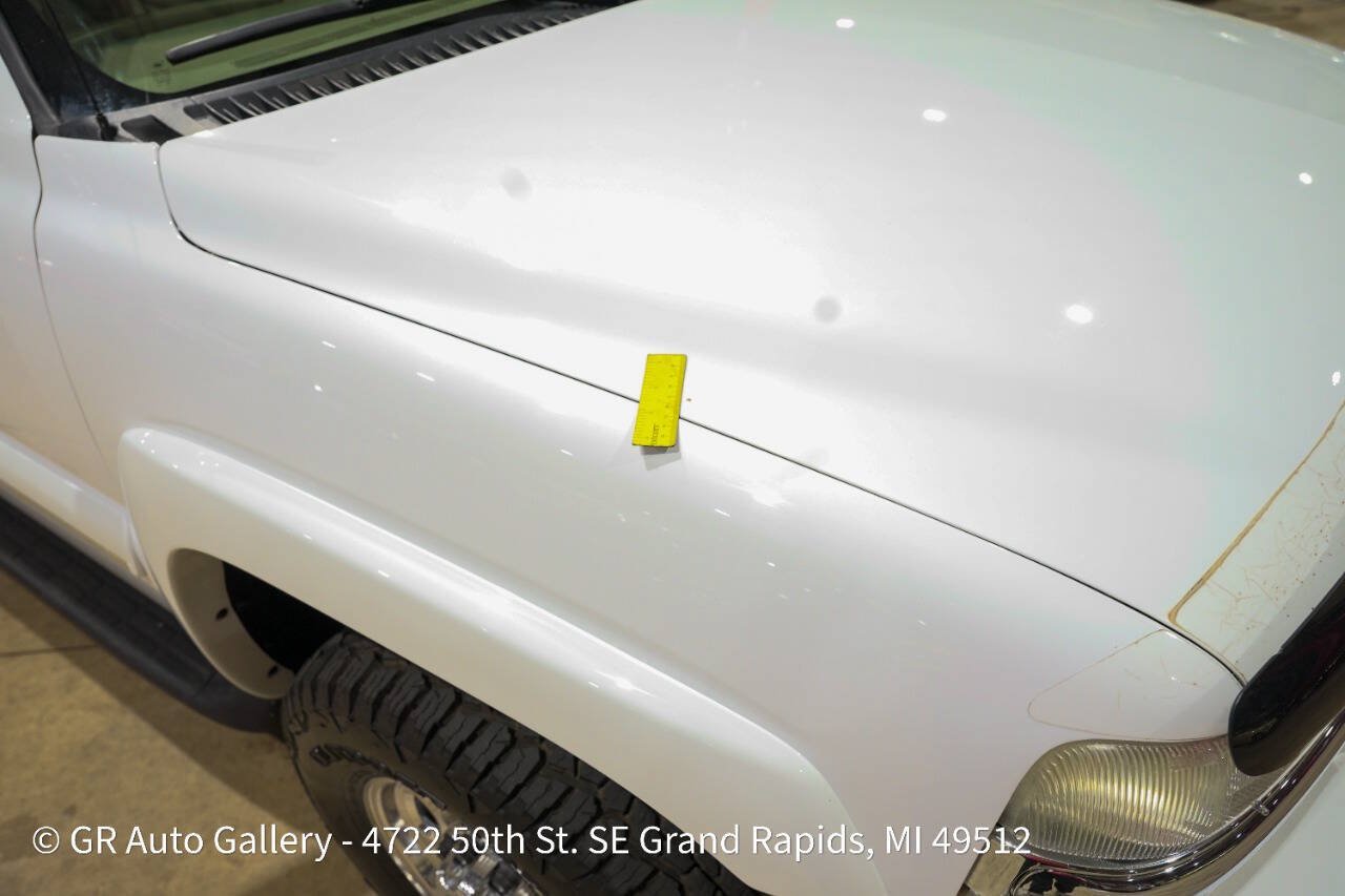 Used 2003 Chevrolet Suburban 2500 LT w/ LT Preferred Equipment Group AWD/4WD image 24