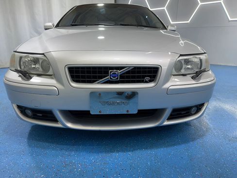 Used 2005 Volvo V70 R image 11