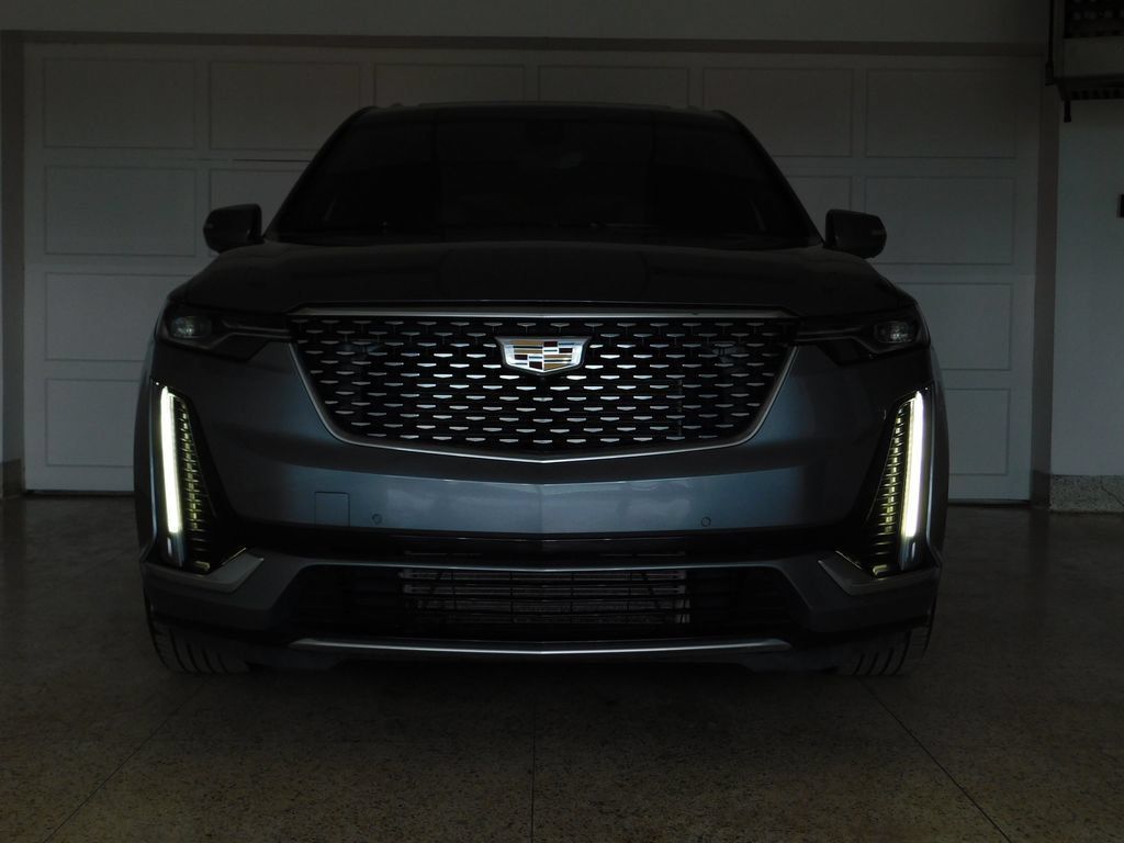 Used 2022 Cadillac XT6 Premium Luxury w/ Technology Package AWD/4WD image 12