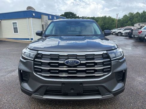 New 2026 Ford Explorer Active RWD image 3