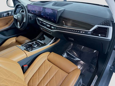 Used 2023 BMW X7 xDrive40i w/ Premium Package image 30