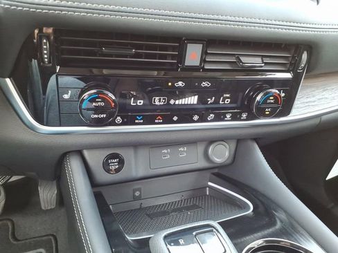 New 2026 Nissan Rogue Platinum AWD/4WD image 13