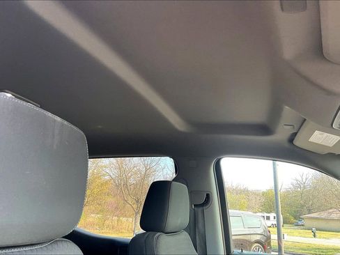 Used 2022 Chevrolet Silverado 1500 LT AWD/4WD image 19