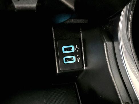 Used 2020 Ford Edge ST image 33