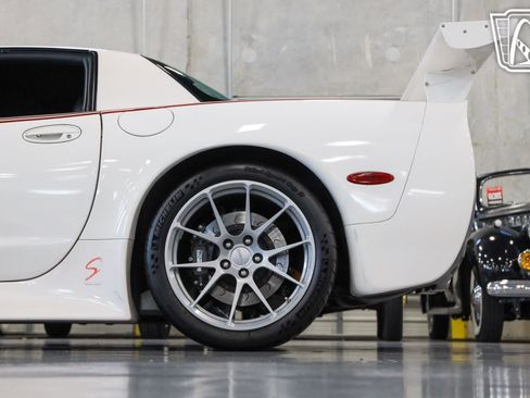 Used 2002 Chevrolet Corvette Z06 w/ Memory Pkg image 26