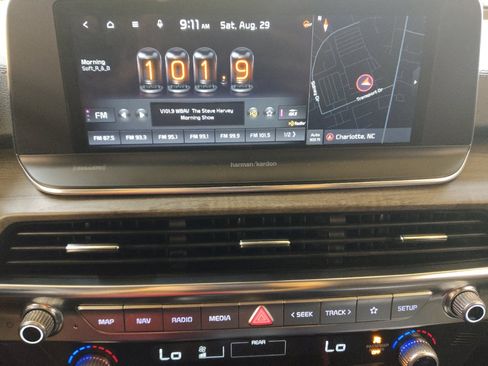 Used 2022 Kia Telluride SX w/ Towing Package FWD image 25