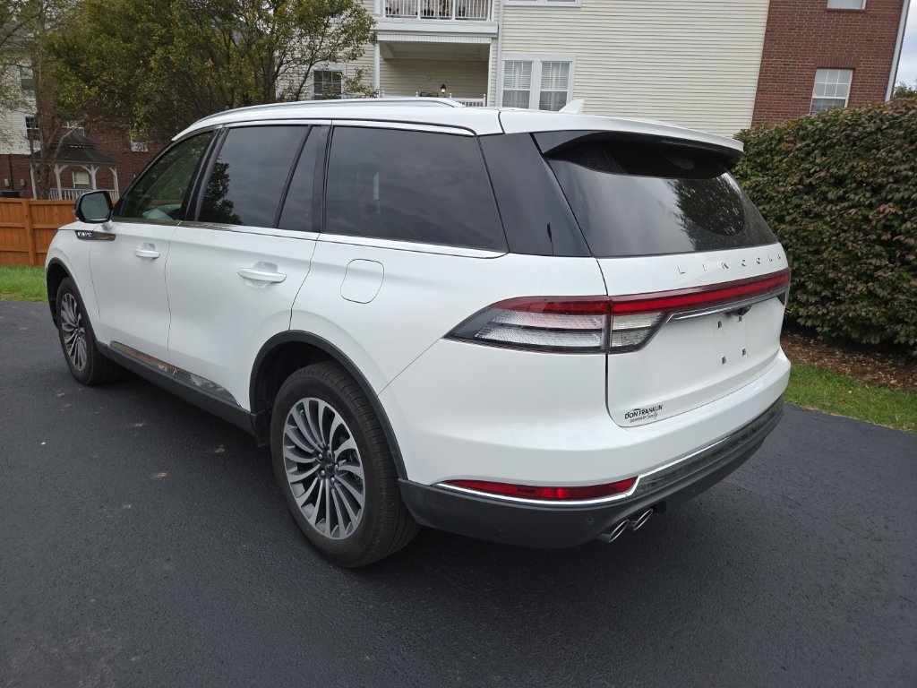 Used 2024 Lincoln Aviator AWD w/ Premium Package image 3