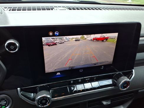 Used 2024 Chevrolet Colorado Trail Boss w/ Advanced Trailering Package AWD/4WD image 11