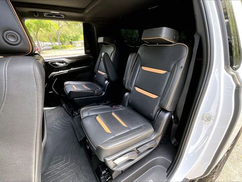 Used 2023 GMC Yukon XL AT4 w/ AT4 Premium Package AWD/4WD image 19