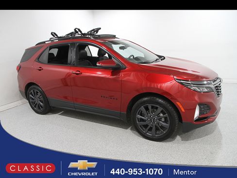 Certified 2022 Chevrolet Equinox RS w/ Infotainment Package FWD image 1