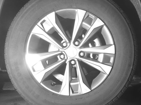 Used 2025 Chevrolet Equinox LT FWD image 13