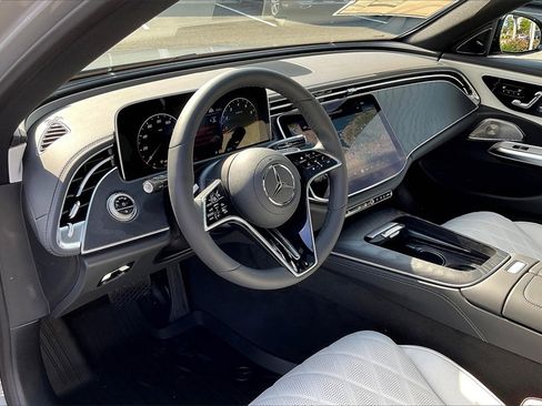 New 2026 Mercedes-Benz E 350 4MATIC Sedan image 6