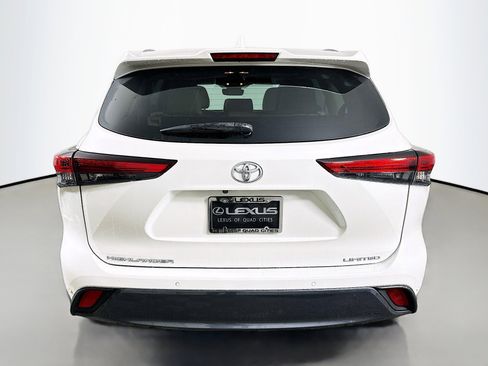 Used 2020 Toyota Highlander Limited image 6