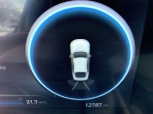 Used 2023 Hyundai Elantra Limited image 11