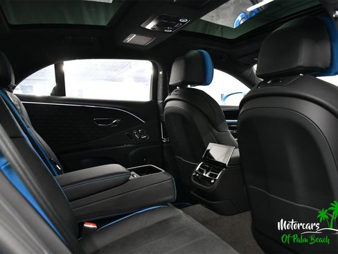Used 2025 Bentley Flying Spur Plug-In Hybrid image 54