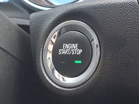 Used 2018 Buick Regal Essence w/ Driver Confidence Package #1 image 17