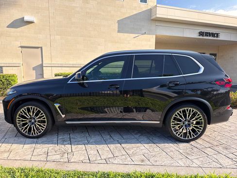 Used 2024 BMW X5 xDrive40i AWD/4WD image 8