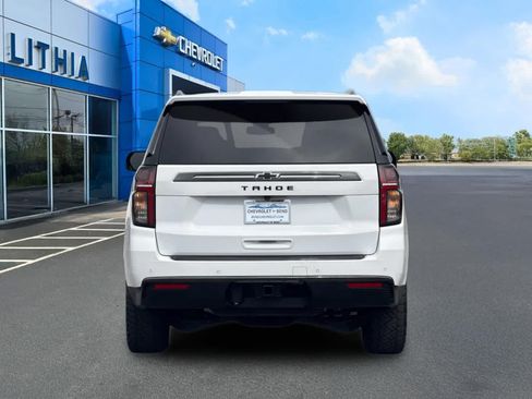 Used 2022 Chevrolet Tahoe Z71 w/ Luxury Package AWD/4WD image 7