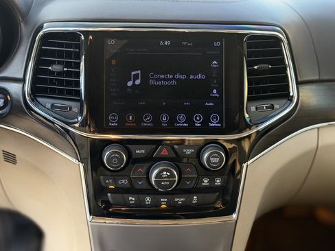 Used 2019 Jeep Grand Cherokee Overland RWD image 23