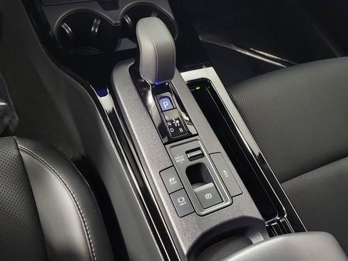 Used 2025 Toyota Prius FWD image 30