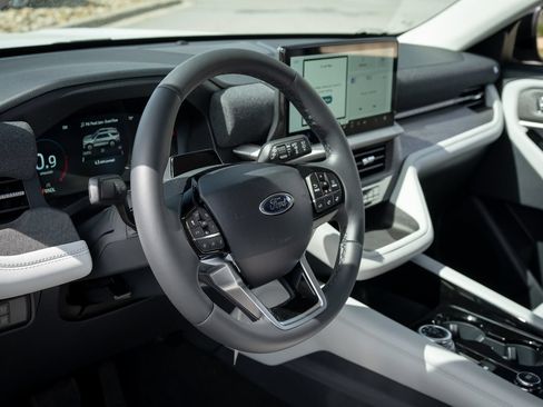 New 2026 Ford Explorer Platinum AWD/4WD image 23