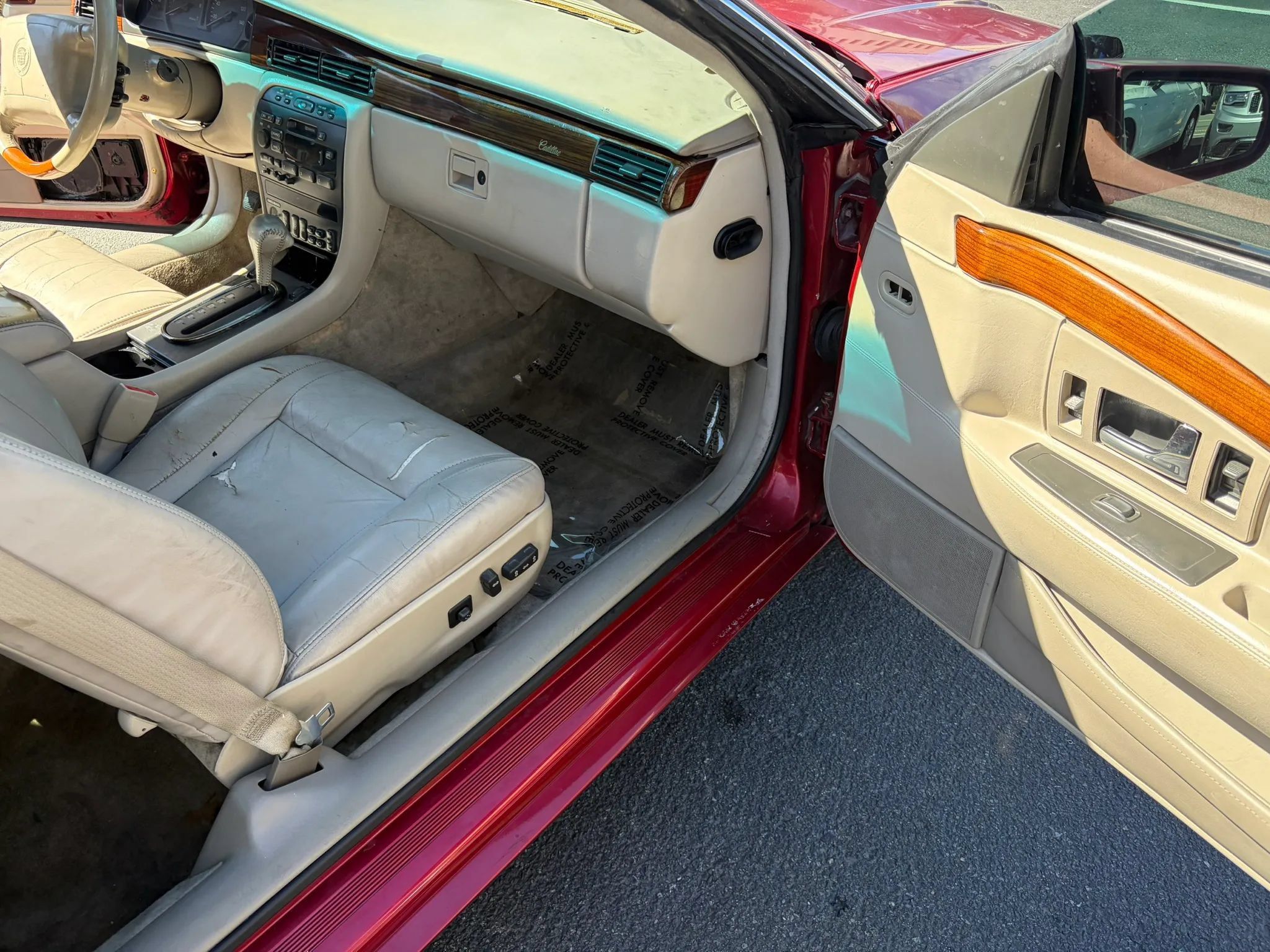 Used 2001 Cadillac Eldorado ESC w/ Comfort/Convenience Pkg FWD image 11