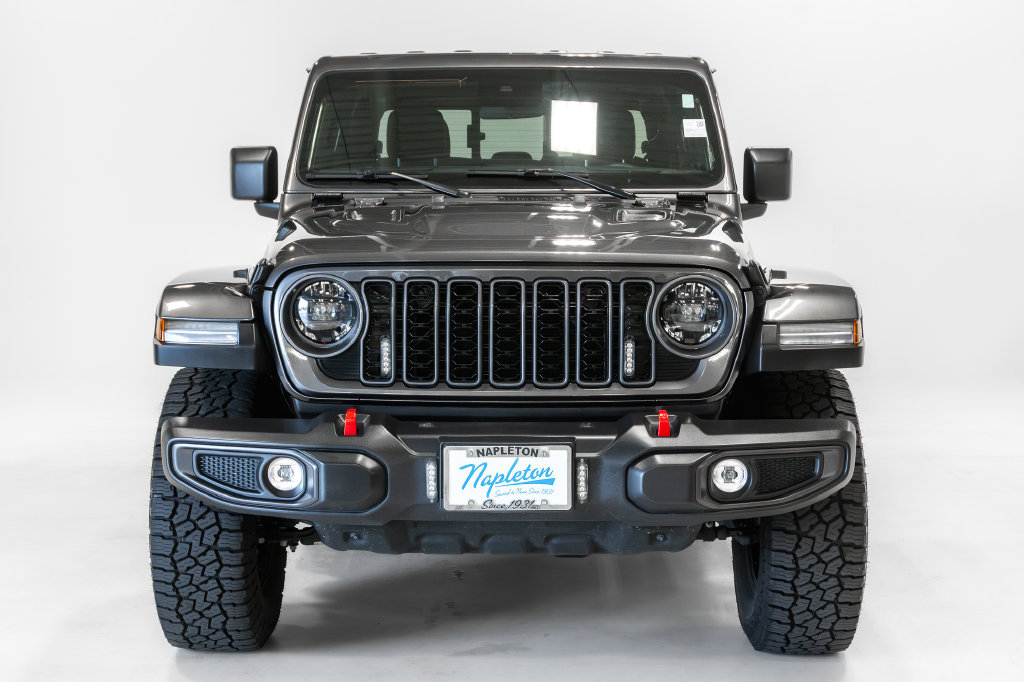 Used 2025 Jeep Gladiator Rubicon w/ Convenience Group AWD/4WD image 5