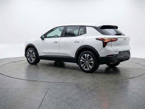 Used 2025 Chevrolet Equinox LT image 6