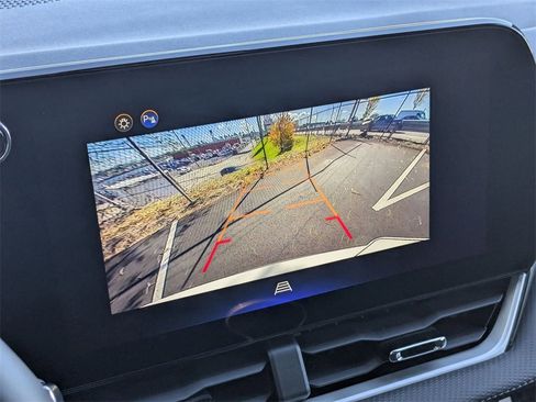 Used 2025 Chevrolet Equinox LT image 28