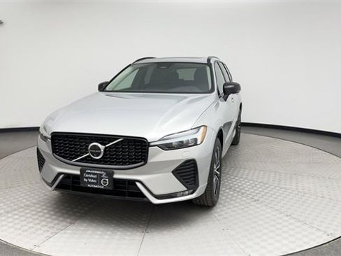 Certified 2025 Volvo XC60 B5 Plus image 7
