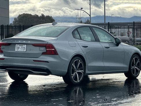 Used 2024 Volvo S60 B5 Plus image 4