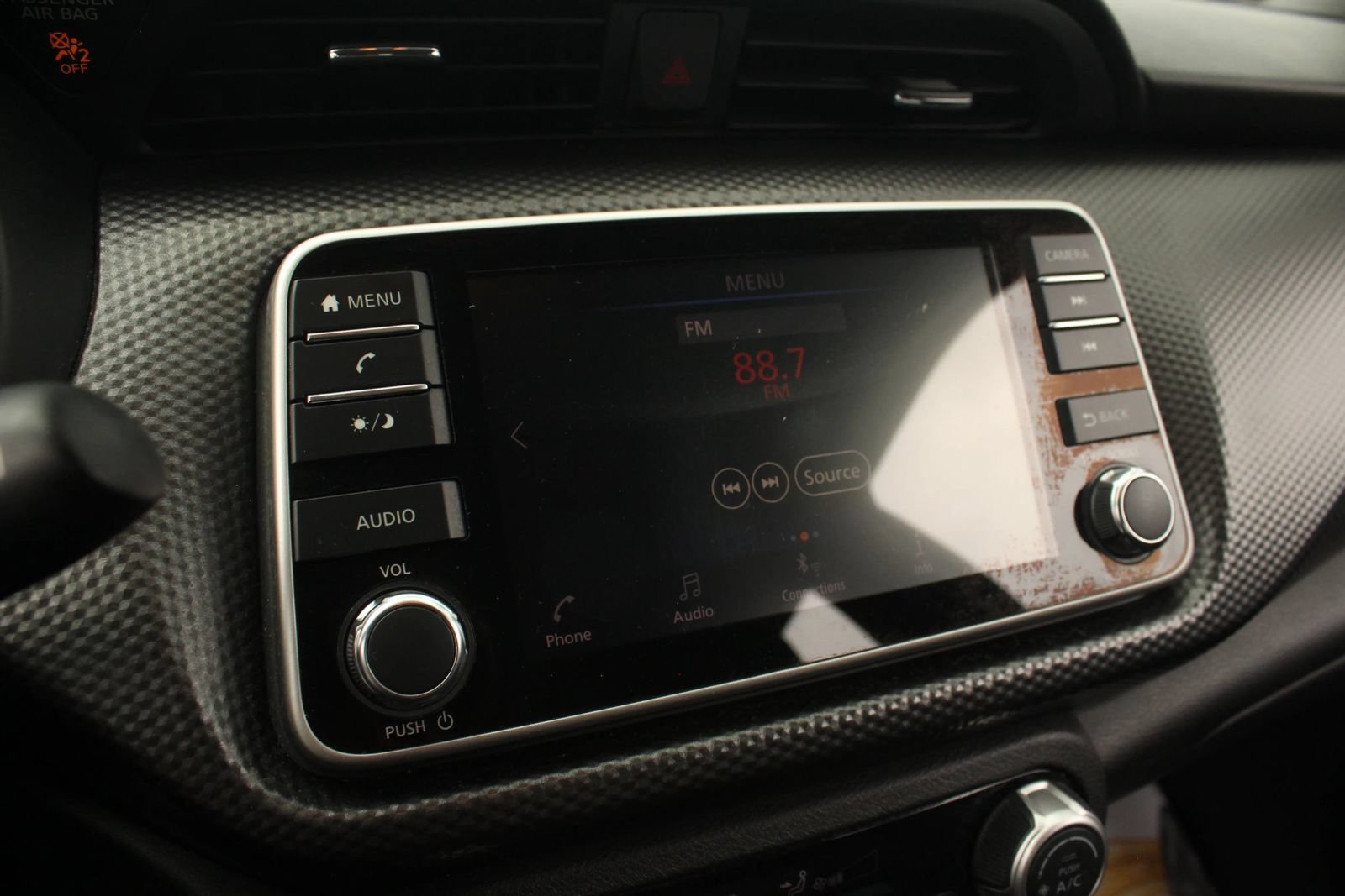 Used 2018 Nissan Kicks SV FWD image 29