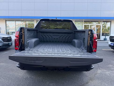 Certified 2024 Chevrolet Silverado EV W/T AWD/4WD image 8