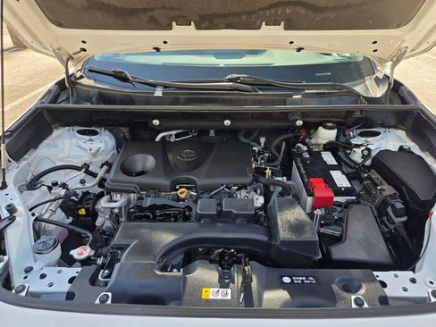 Used 2022 Toyota RAV4 XLE w/ Convenience Package FWD image 33