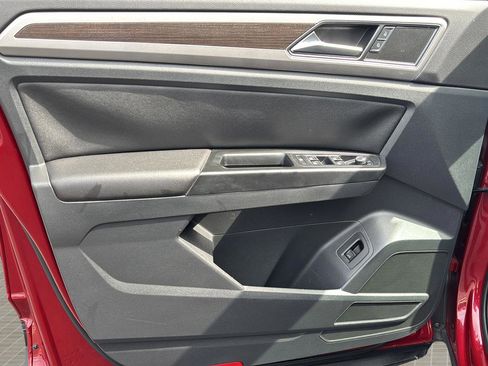 Used 2019 Volkswagen Atlas SE w/ Panoramic Sunroof Package FWD image 11
