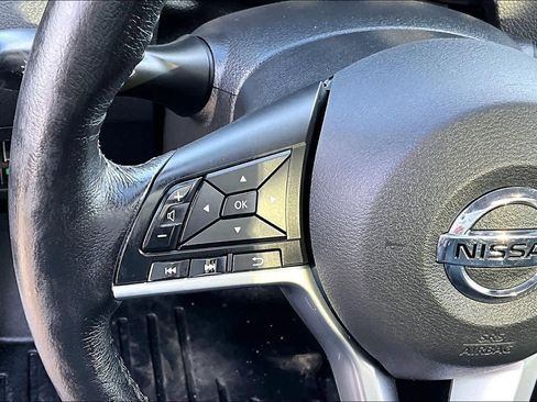 Used 2018 Nissan Rogue SL w/ Premium Package image 22