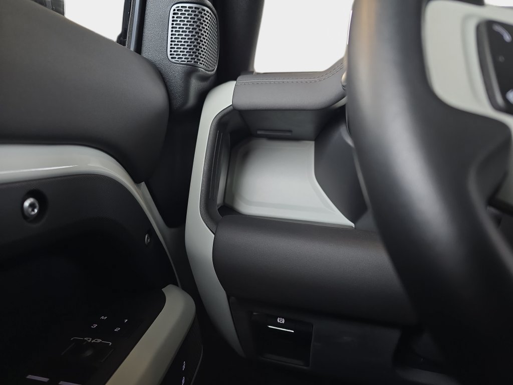 Used 2024 Land Rover Defender 110 S AWD/4WD image 28
