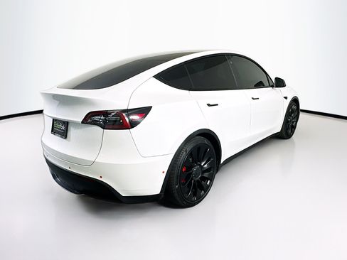 Used 2022 Tesla Model Y Performance AWD/4WD image 9