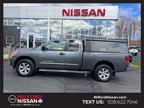 Used 2014 Nissan Titan SV w/ SV Value Truck Package image 2