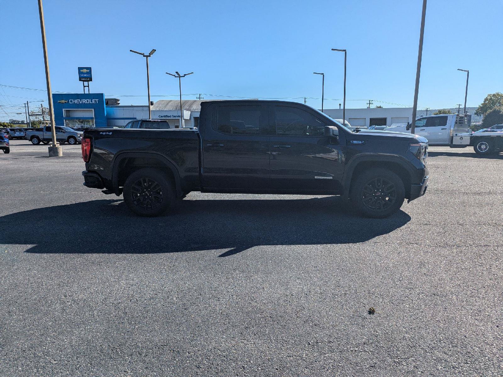 Used 2025 GMC Sierra 1500 Elevation AWD/4WD image 8