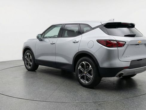 Used 2025 Chevrolet Blazer LT FWD image 6