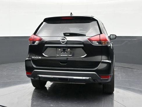 Used 2020 Nissan Rogue S image 4