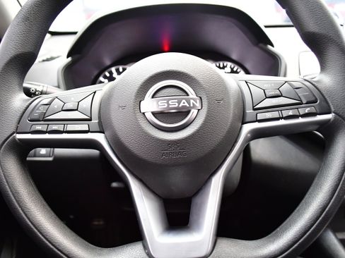 Used 2025 Nissan Altima 2.5 SV image 18