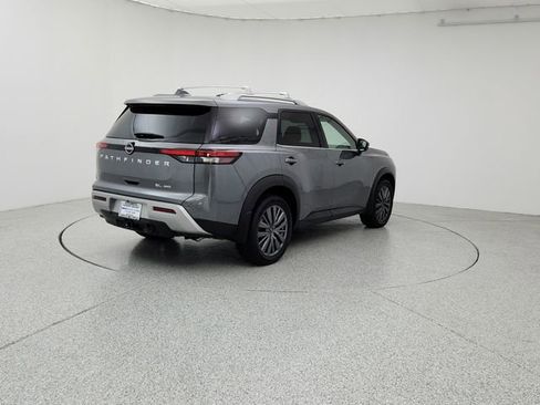 Used 2025 Nissan Pathfinder SL w/ SL Premium Package image 5